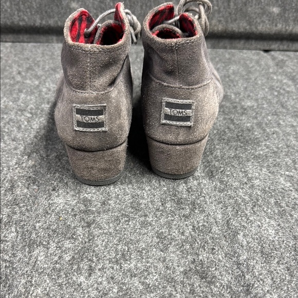 Toms Gray Wedge Shoes with Suede Finish - Picture 2 of 8